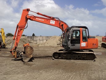 (8c) Hitachi ZX120 with Long Arm