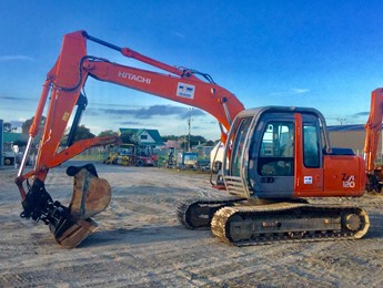 Hitachi ZX120 with Thumb